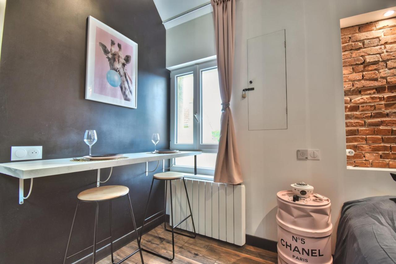 Апартаменти * Le Loft Des Mysteres * Меінтенон Екстер'єр фото